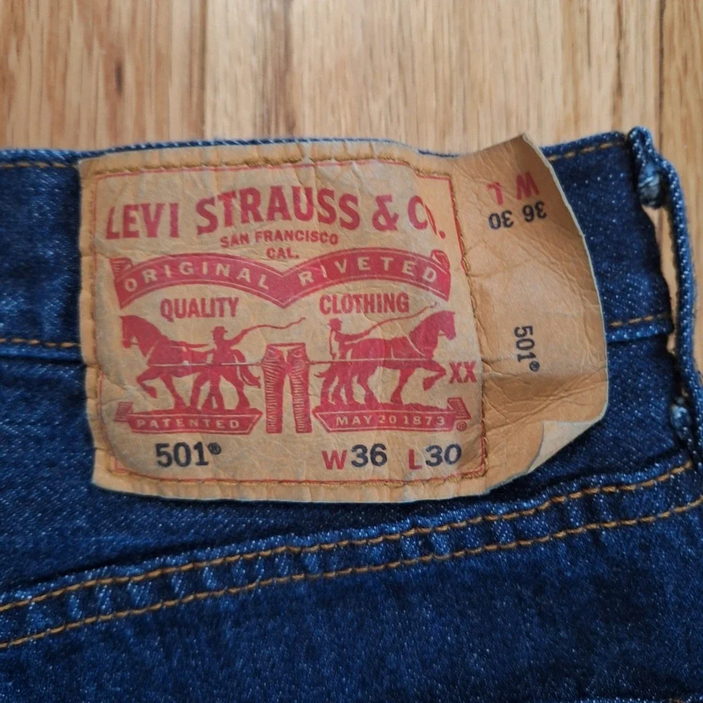 Levi's 501 Original Fit Straight Leg Button Fly Jeans Indigo Blue 36x30
